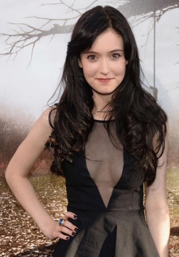 Hayley McFarland Beauty Pictures Gallery 