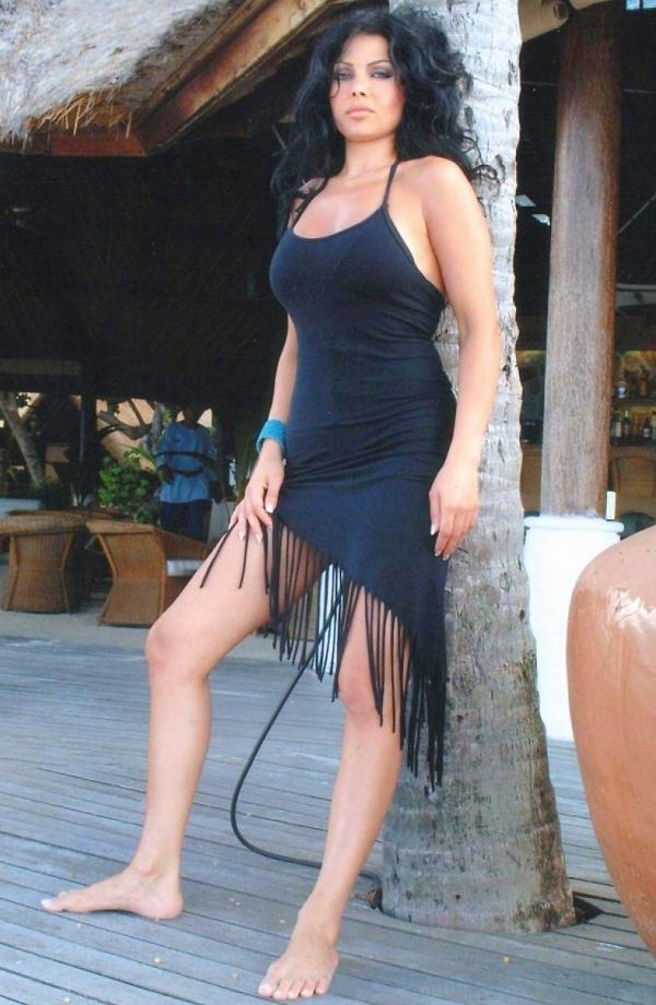 Haifa Wehbe Hot Body FIgure